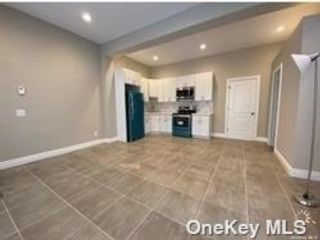Primary Photo - 201 Higbie Ln