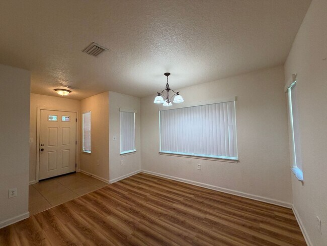 Foto del edificio - Great End Unit Town home waiting for you.