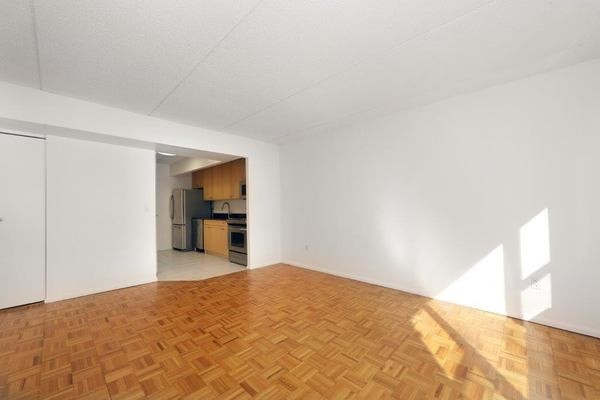Foto principal - 280 E 2nd St