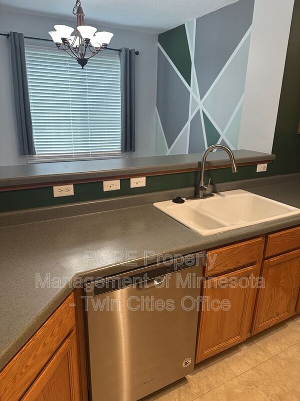 Building Photo - 3183 Juniper Ln