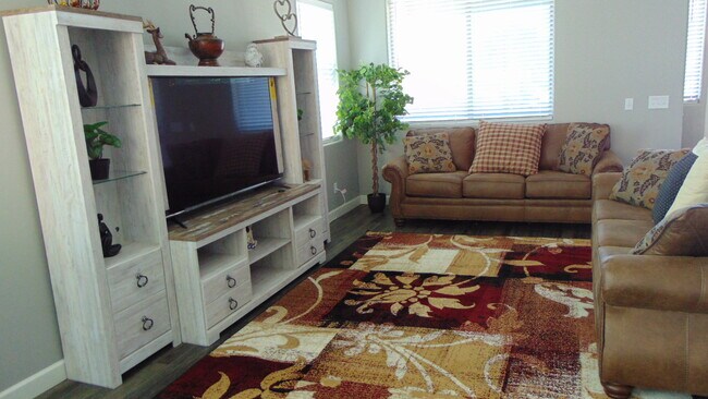 Building Photo - 1809 Ruby Dr