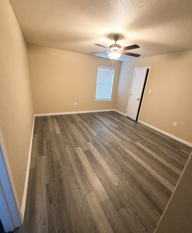 Building Photo - AVAILABLE NOW; APPLY ON OUR WEBSITE TODAY!!!- MONTH FREE