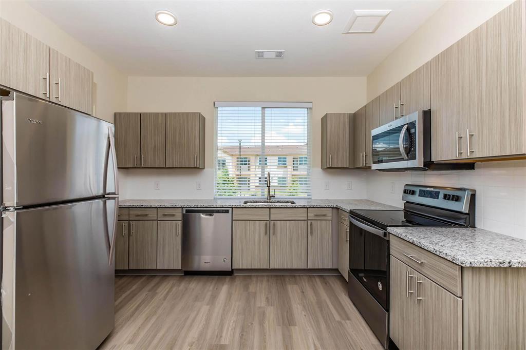 Foto principal - 1201 E Whitestone Blvd
