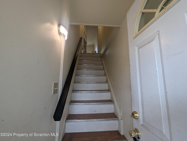 Building Photo - 1045 N Irving Ave