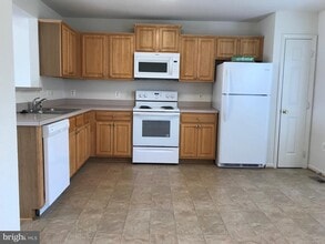 Building Photo - 411 Independence Dr