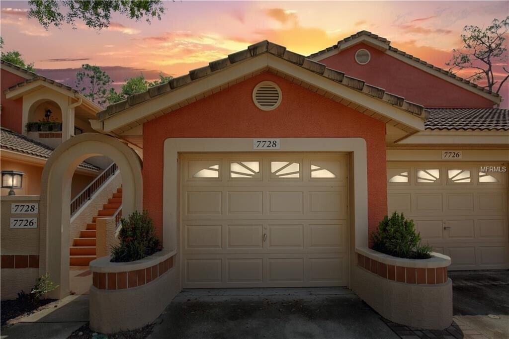 Foto principal - Dr Phillips 2 bedroom 2 bath with 1 car ga...