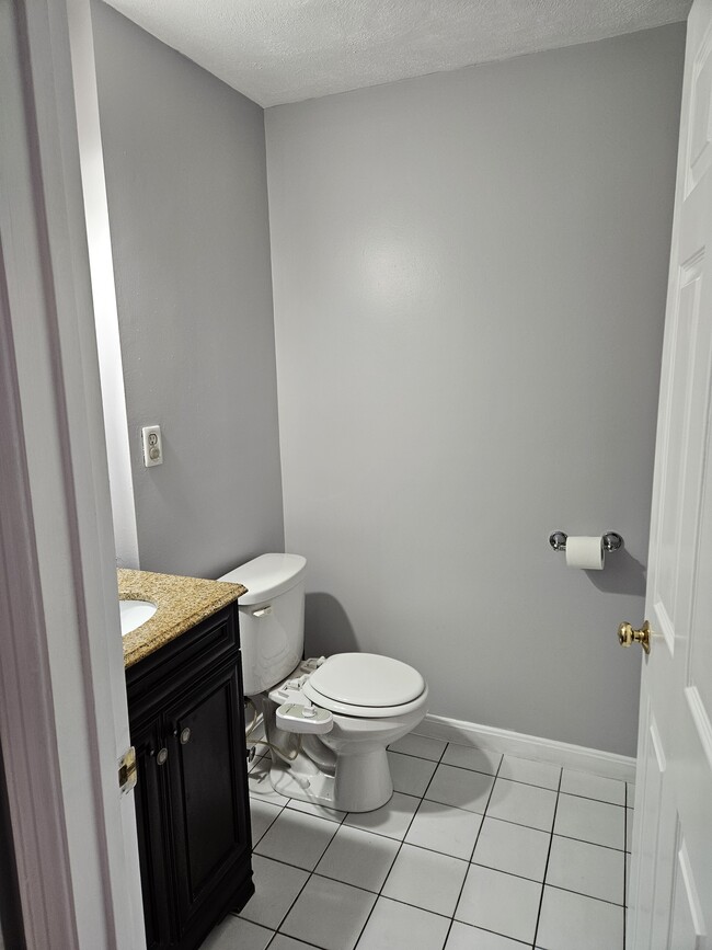 Half Bath - 197 High St
