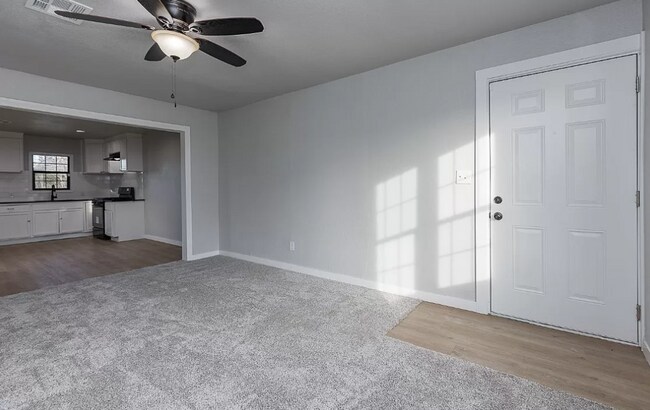 Building Photo - Newly Remodeled 3 Bed next to OU Medical!