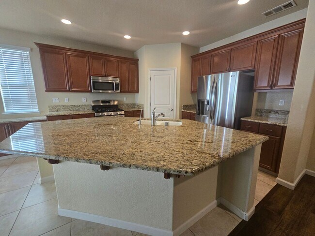 Foto del edificio - 339 Applegate Dr