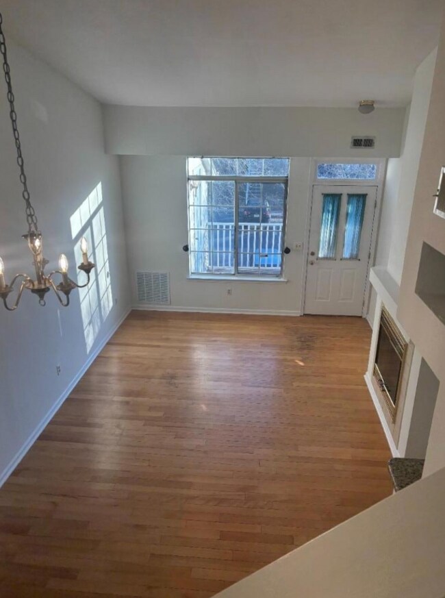 Foto del edificio - 46 Wescott Rd