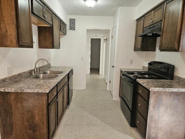 Foto del edificio - 410 E 9th St