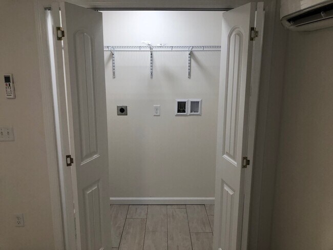 Foto del edificio - 109 W 2nd St