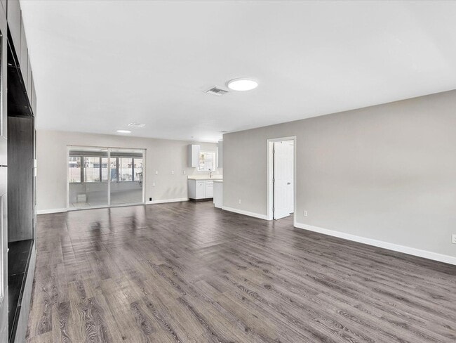 Building Photo - 54 SW 16th St