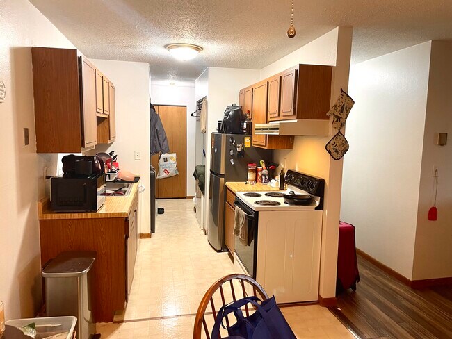 Foto del edificio - 404 1st Ave NW