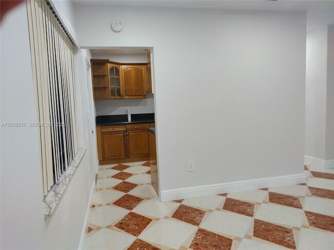 Foto del edificio - 265 NW 190th St