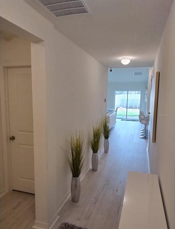 Building Photo - 9096 Westside Hls Dr
