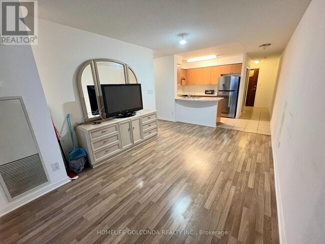 Building Photo - 4850 Glen Erin Dr