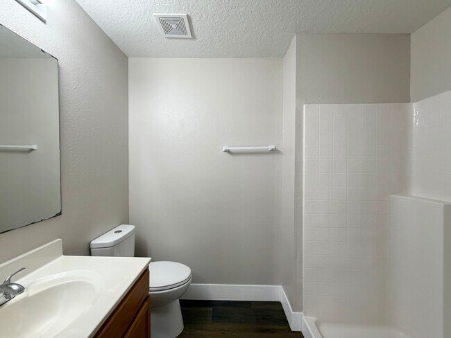 Building Photo - 47 Sawfish Ct