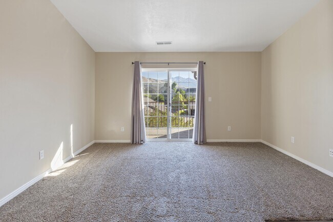 Building Photo - 1661 Westbury Way