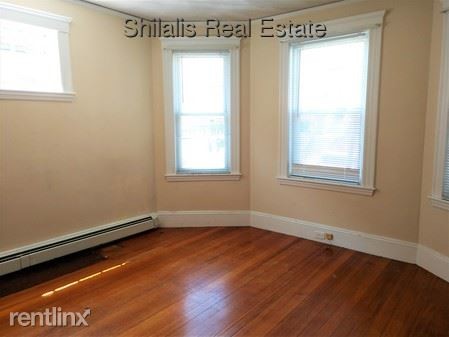 Building Photo - 2 br, 1 bath Apartment - 574 School St