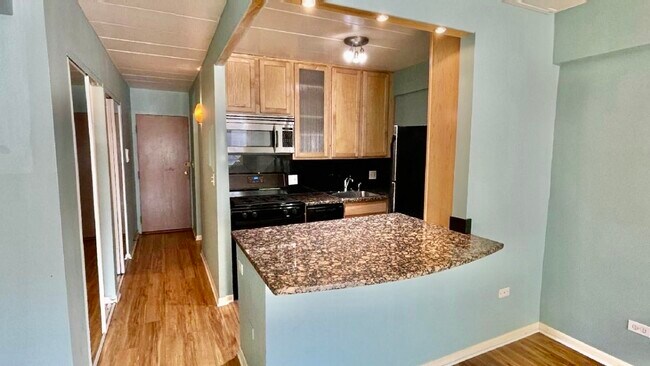 Foto del edificio - 5616 N Kenmore Ave