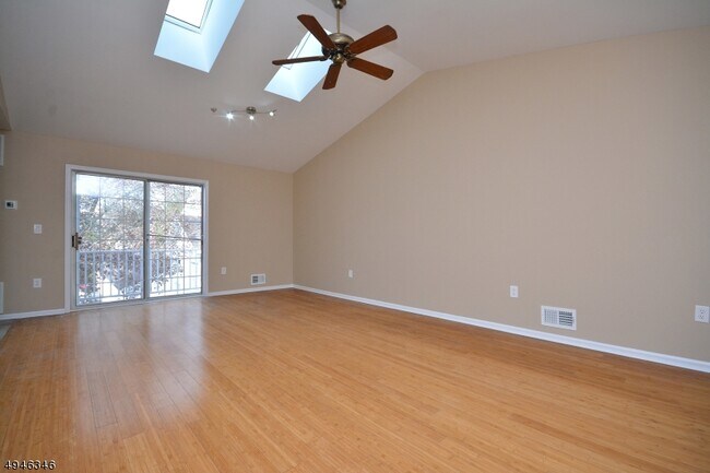 Building Photo - 146 Potomac Dr
