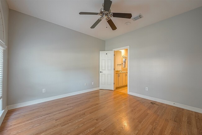 Building Photo - 2721 Austin St
