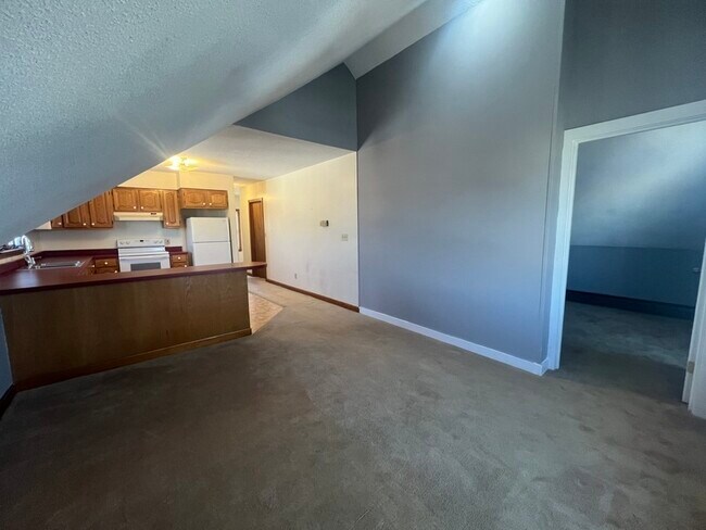 Building Photo - 758 Stafford Rd