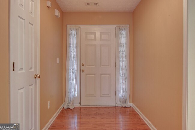 Building Photo - 2417 Green Hollow Ct