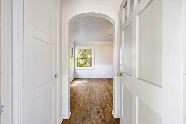 Foto del edificio - 7224 McHenry St
