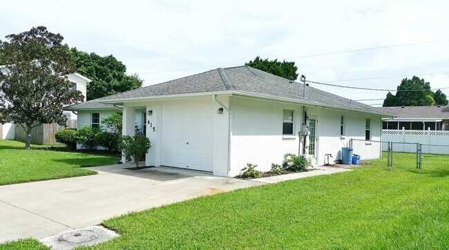 Building Photo - 415 48th St W