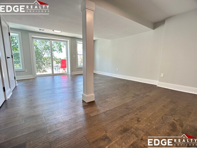 Building Photo - 240 Palfrey St