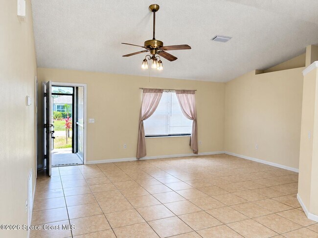 Foto del edificio - 1333 Hazel St NW