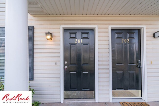 Foto del edificio - 2 Bedroom 2 Bathroom House Available