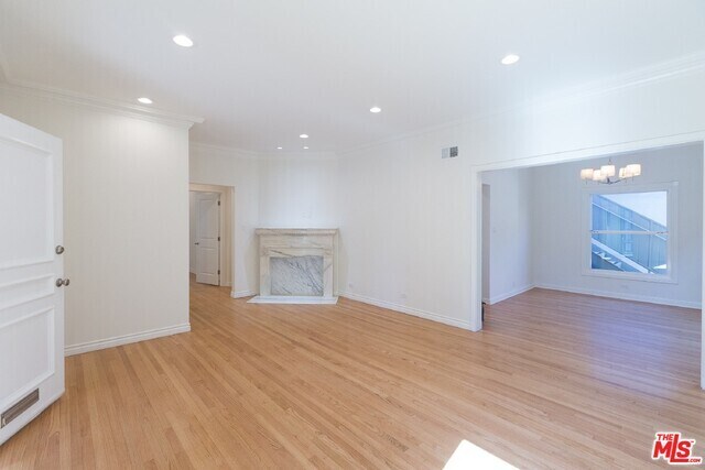 Building Photo - 444 S Roxbury Dr