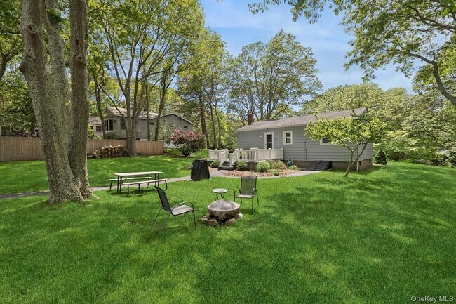 Building Photo - 28 The Trail