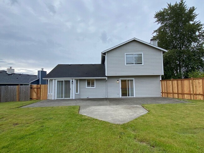 Building Photo - Charming 3-Bed, 2-Bath Home in Prime Feder...