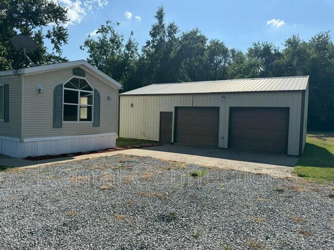 Foto del edificio - 205 Crossroad School Rd