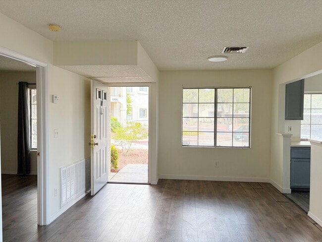 Building Photo - 4813 Nara Vista Way