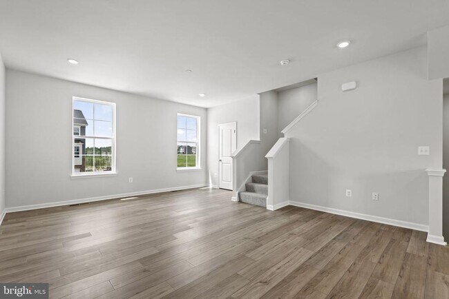 Building Photo - 160 WINTERPLACE Dr