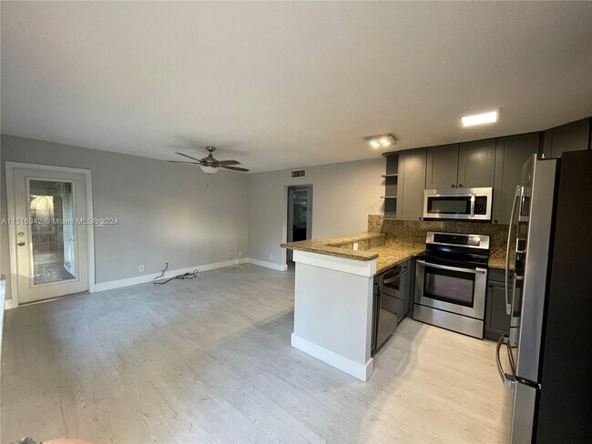 Foto del edificio - 107 SW 19th Ave