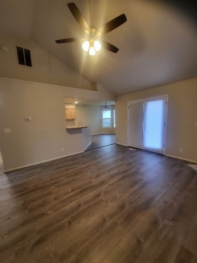 Building Photo - Cute Meridian Home!