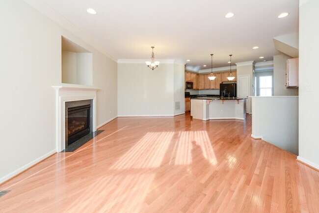 Building Photo - 42721 Twinleaf Dr