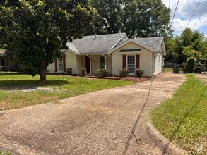 Building Photo - 620 Glade Park Dr