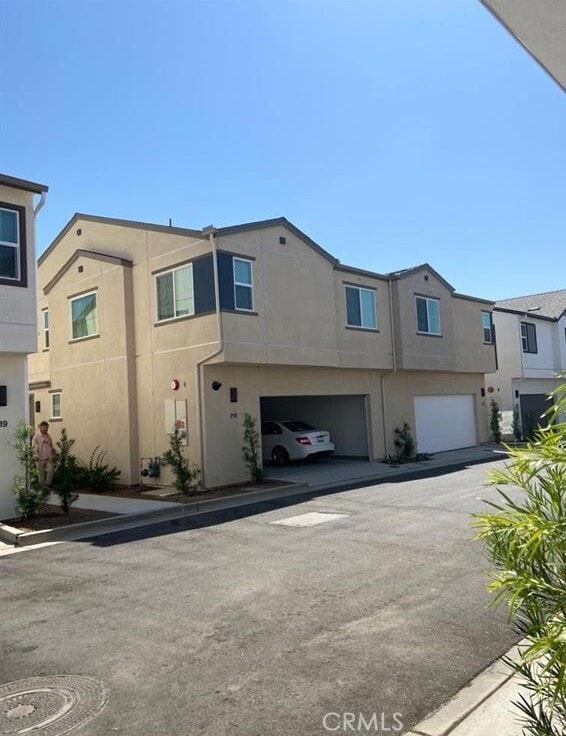 Foto del edificio - 215 Perennial Pl