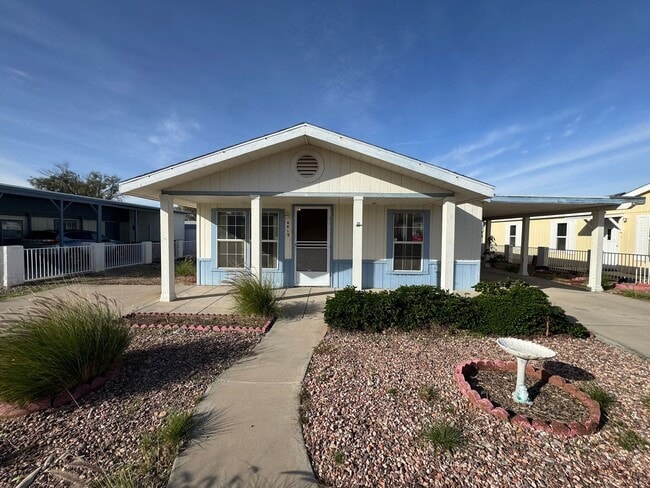 Foto del edificio - Sunrise Vista -2 Br, 2Ba home with covered carport, fenced yard, storage