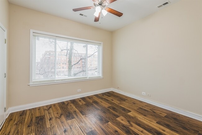 Foto del edificio - 4048 N Western Ave