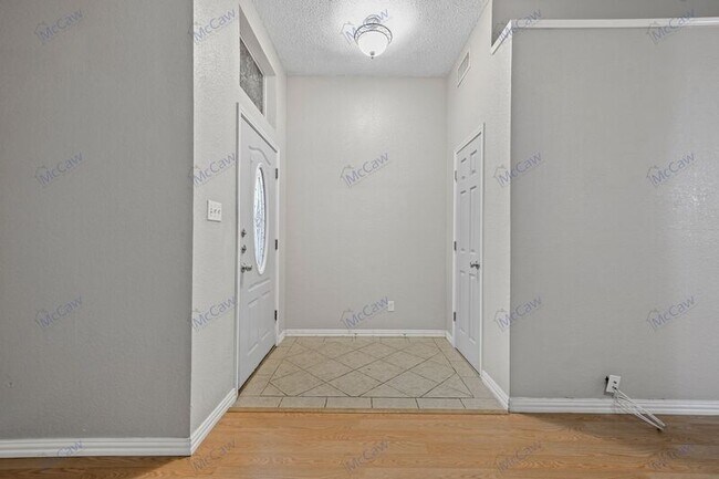 Building Photo - 7924 Flowertree Ct