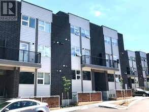 Building Photo - 288 Albert St
