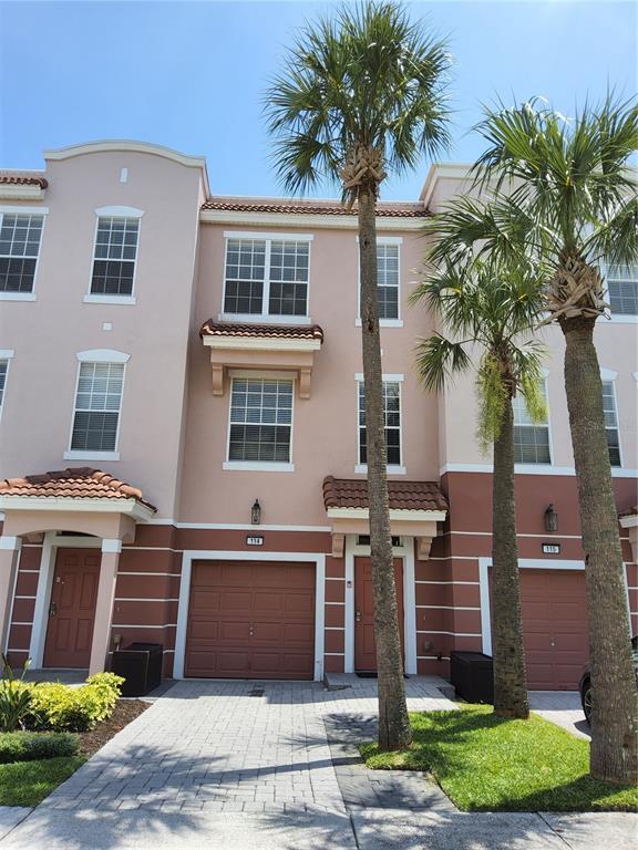 Foto principal - 8013 Cool Breeze Dr